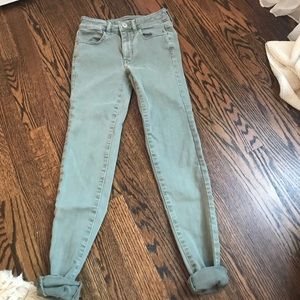 Women’s American Eagle Jeans.